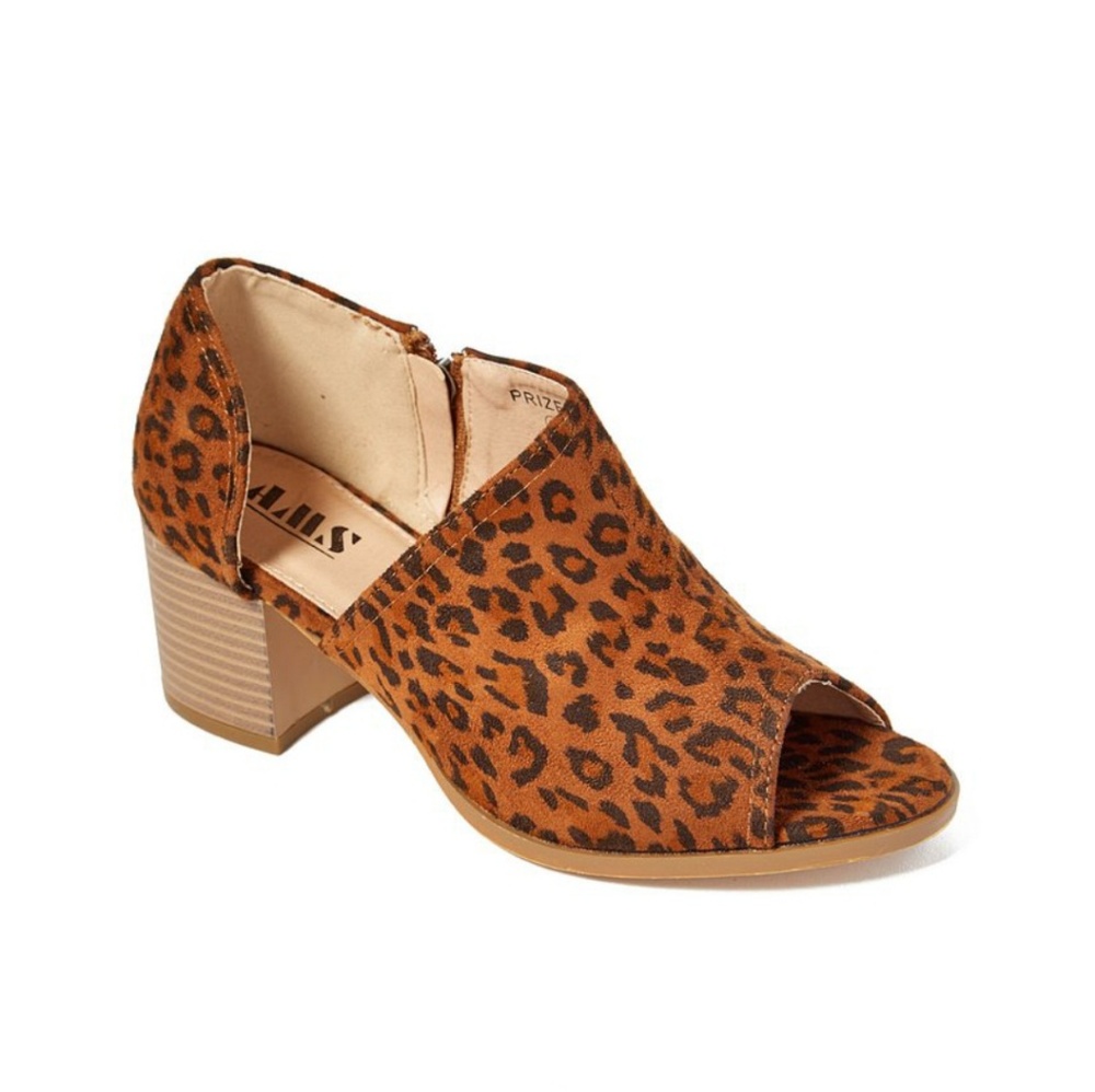 Leopard Side Cutout Ankle Booties - Picture 2 of 2
